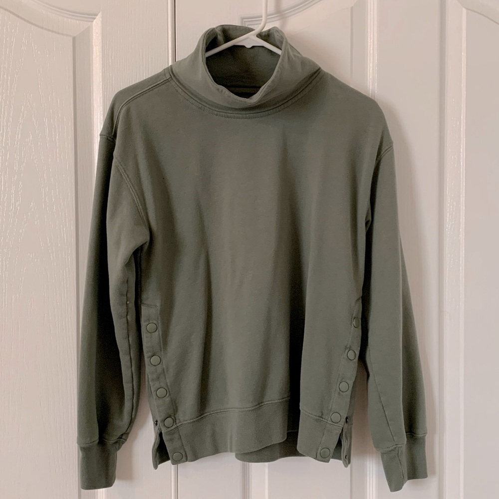 Abercrombie & Fitch mock neck sweatshirt